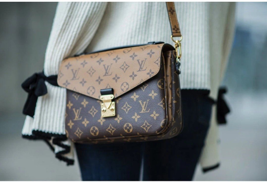 Louis Vuitton Borse a tracolla di seconda mano: shop online di